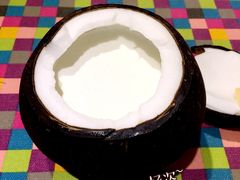-志龙皇冠吃货椰子铺