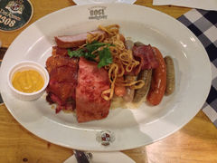 肉类拼盘-皇冠自酿啤酒坊(中国红街5号楼店)