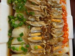 蒜蓉粉丝白菜蛏子-老东镇啤酒屋海鲜加工·蒸汽海鲜·海鲜烧烤(台东店)