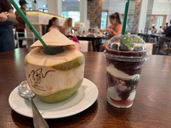 -Chom Cafe and Restaurant