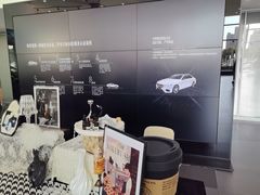 -天津波士信达奔驰4S店(卫津南路店)