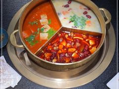 -湊湊火锅·茶憩(南京东路悦荟店)