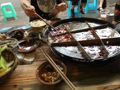 -岗上渣渣老火锅(两路口店)