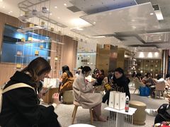 -奈雪的茶(湖滨银泰in77C区PRO店)