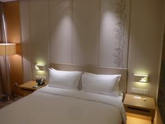 -南阳建业森林半岛假日酒店