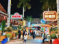 -三亚火车头万人海鲜广场