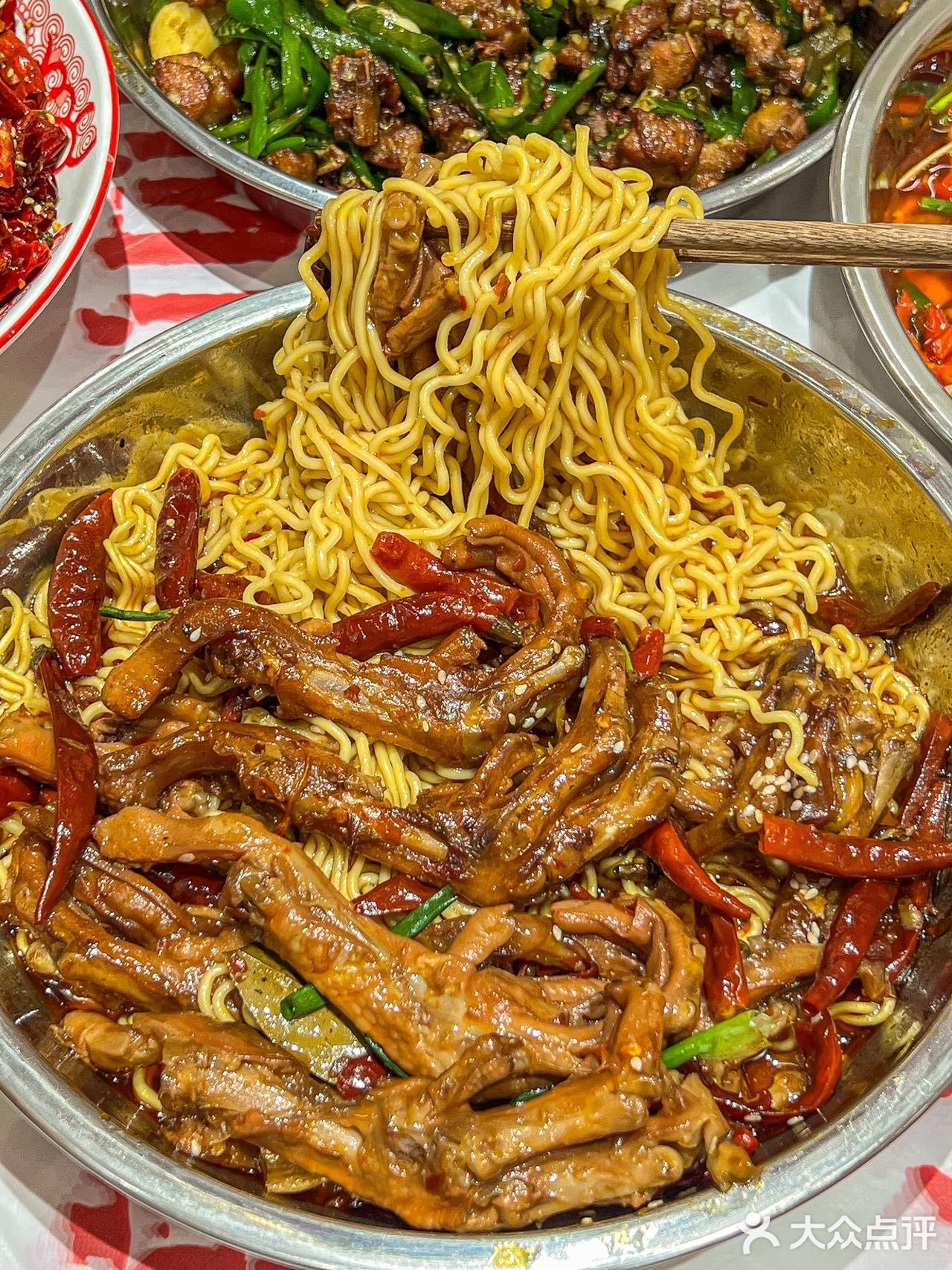 武汉！不炫3碗饭！不许离开！