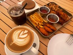 -桉树林A coffee 森林餐厅(三圣乡店)