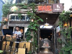 -城墙外BAR