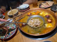 -洱火云南酸菜牛肉火锅(石景山当代商城店)