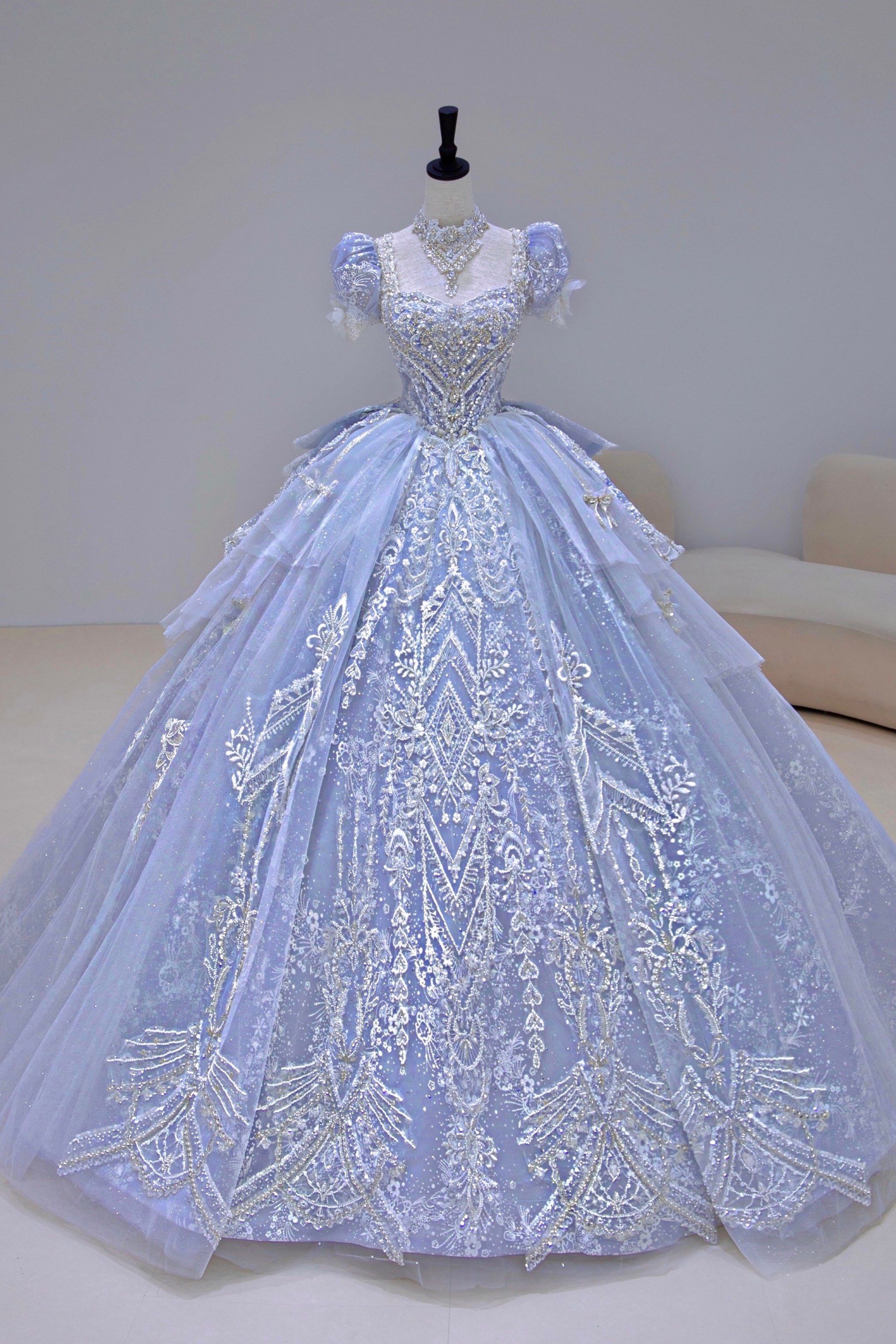 梦幻的蓝色婚纱