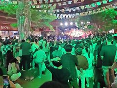 -瑞虹新天地月亮湾