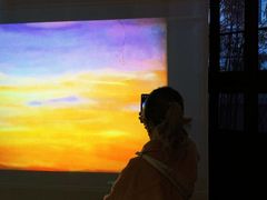-Nathalie Djurberg与Hans Berg“牛皮纸包裹的月亮”-Prada荣宅当季展览
