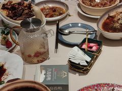 -八府香鸭·啫啫煲(华山路店)