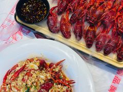 -肥肥虾庄·金牌油焖大虾(汉街SKP店)