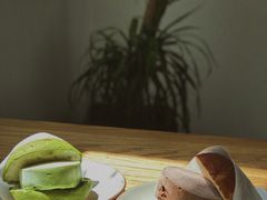 黑头仔菠萝包-怪 kafe.