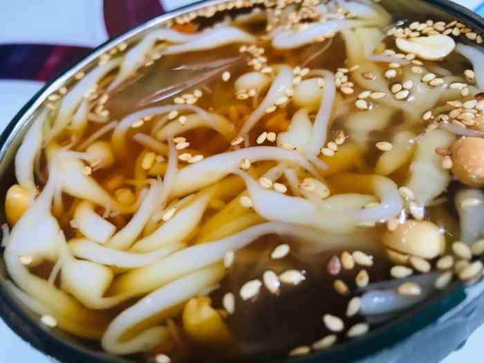 凉虾没有想象的那么糯,相对来说比较喜欢高笋塘的刘凉虾,最喜欢的是