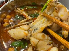 -鸿顺老铁锅美蛙鱼府(解放碑店)