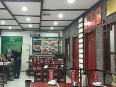 -湖南人家湘菜馆(镇江路店)
