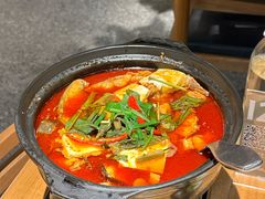 大理木瓜挑手鱼-一坐一忘云南菜(北京skp店)