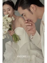 -雪中彩影婚纱摄影·微光艺术中心