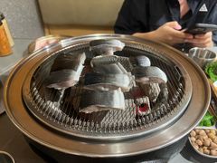 -围炉肉舍•炭烤活鳗•丹东海鲜烤肉(步行街店)