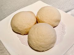 脆皮流沙包-皇朝会.经典传统粤菜(外滩店)