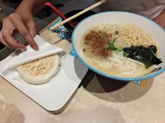 -灵芝妹子海鲜米线(劳动公园店)