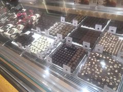 -VENCHI 闻绮(上海佛罗伦萨小镇店)