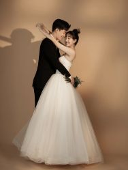 -易摄影婚纱摄影工作室