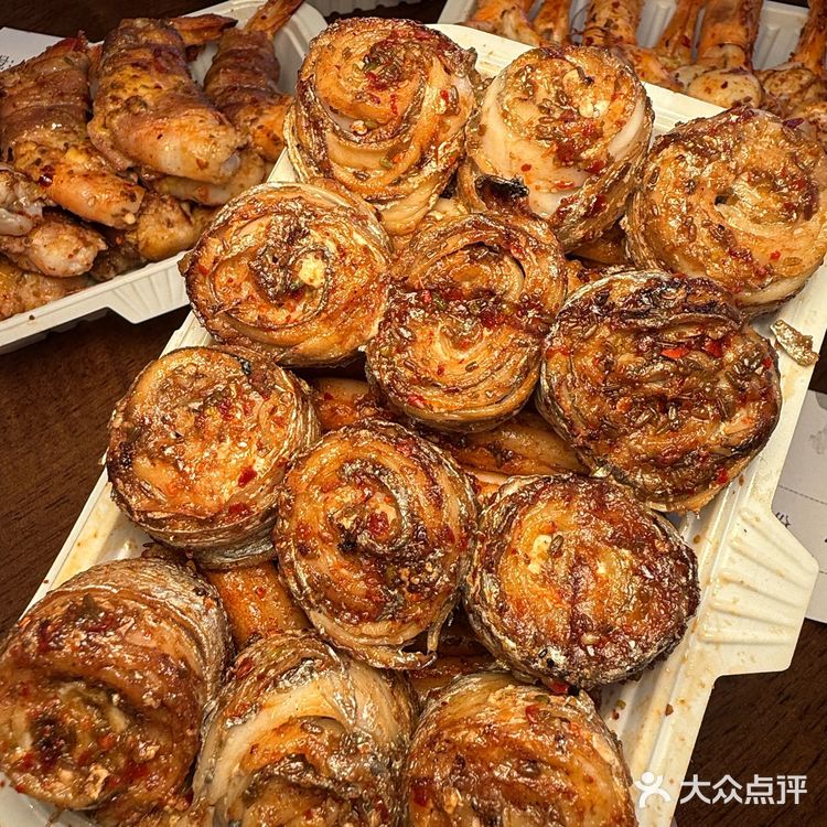 非遗羊肉白串和耗儿粉烧鸭也是经典，每次来必点！