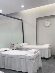 -苗方清颜专业祛痘·皮肤管理