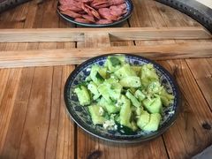 -三江鱼东北特色铁锅炖(骆驼店)