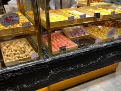 面包甜点陈列柜-申氏糕点(三好街店)
