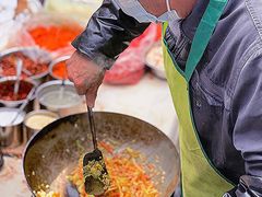咖喱鸡蛋腊肠炒饭-老婆婆炒饭(小白楼1902欧式风情街店)