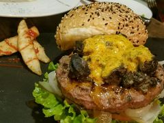 -HIGH FIVE哈福手工汉堡(桂林路店)