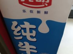 光明纯牛奶-裕德隆清真饭庄·天津特色菜(东丽店)