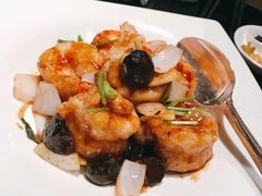 黑蒜大千爆虾球-北京四季酒店·采逸轩