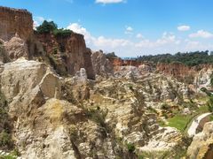 -彩色沙林风景区