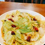 非常火的湘菜馆子，饭点都是排大队…