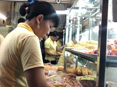 -Bánh Mì Huynh Hoa