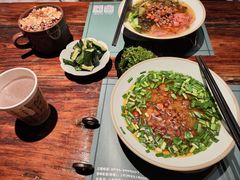 -八月美食小馆(银泰城总店)
