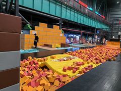 -极限PLAY运动娱乐新世界·团建派对潮玩休闲馆·室内蹦极高空游乐园