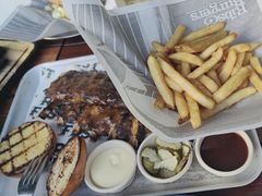 -Ribs & Burgers The Rocks