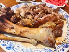 -老天桥酱肉烧饼夹肘子(天桥店)