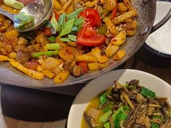 -富正毅三下锅·湘西韵味(天门山索道店)