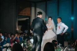 -艾朵婚纱