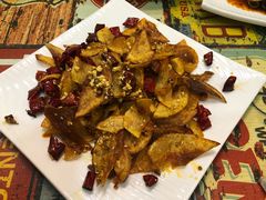 -扒虾小妹儿麻辣海鲜(宏图街店)