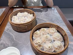 -莱莱小笼·乔艾