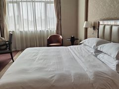 -江门新会碧桂园凤悦凤凰酒店(万达广场店)